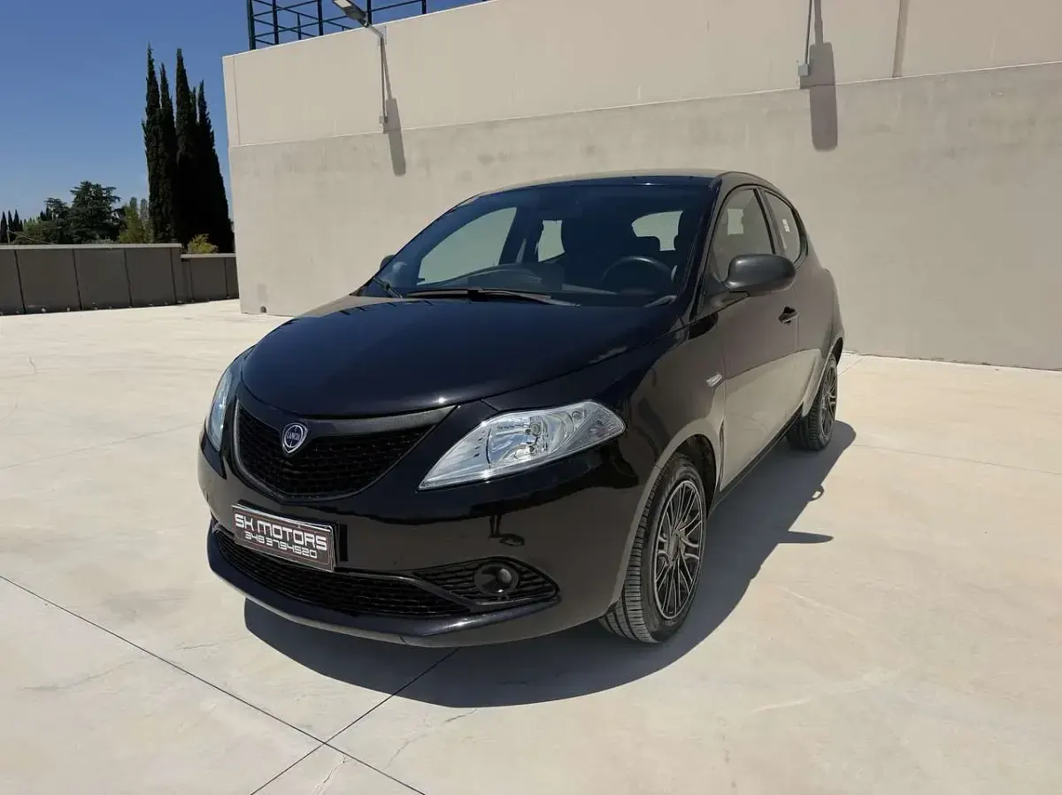 Usata Lancia Ypsilon Gold 69 CV (50 kW) 2021 Other Utilitaria