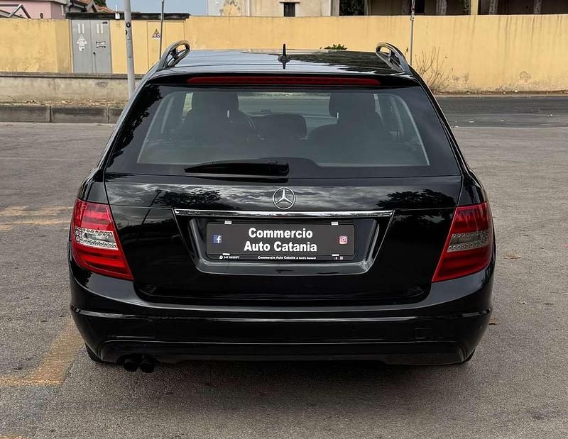 Usata Mercedes C180 120 CV (88 kW) 2014 Nero Station wagon