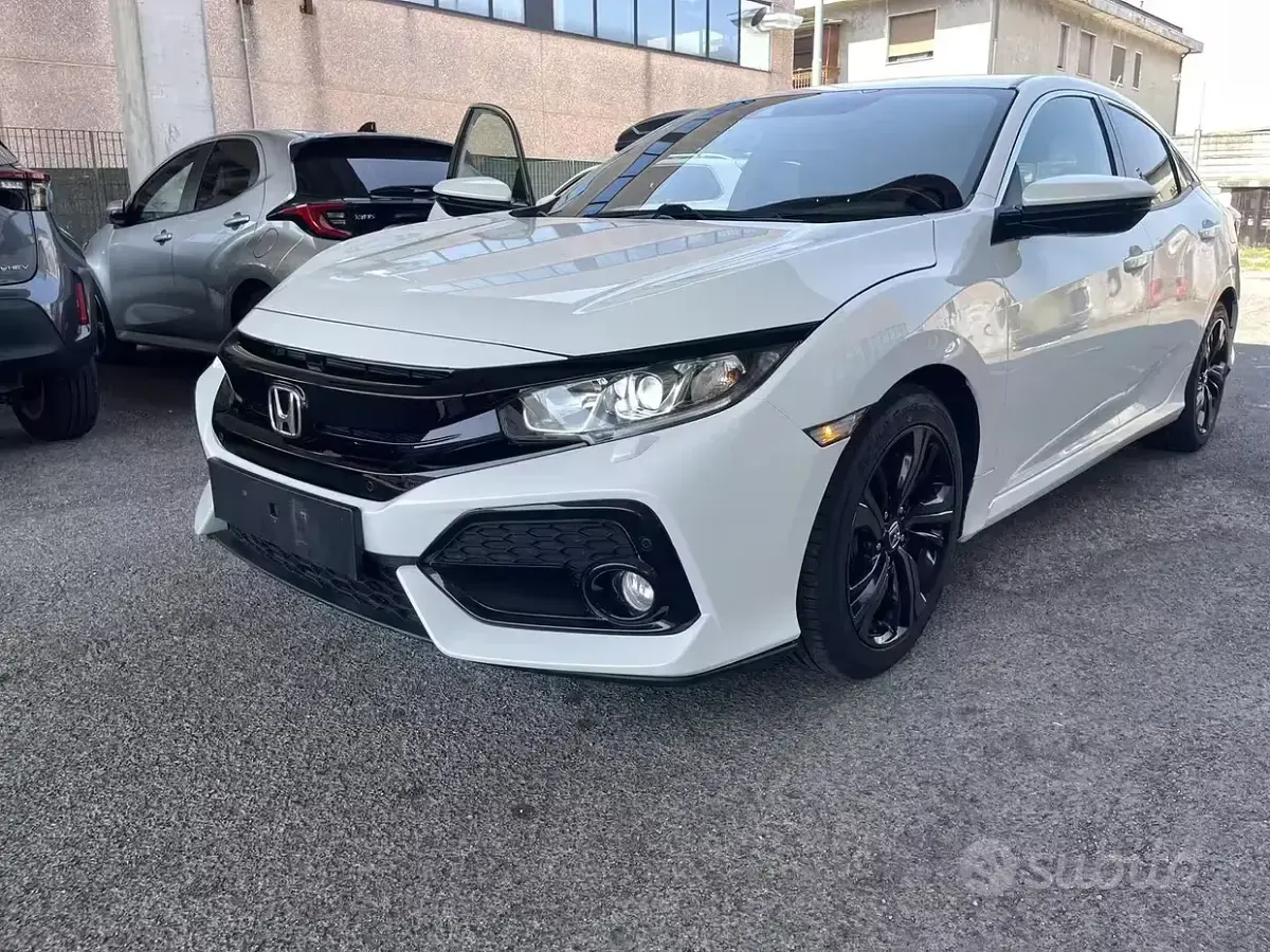 Usata Honda Civic 129 CV (94 kW) 2017 Bianco Berlina