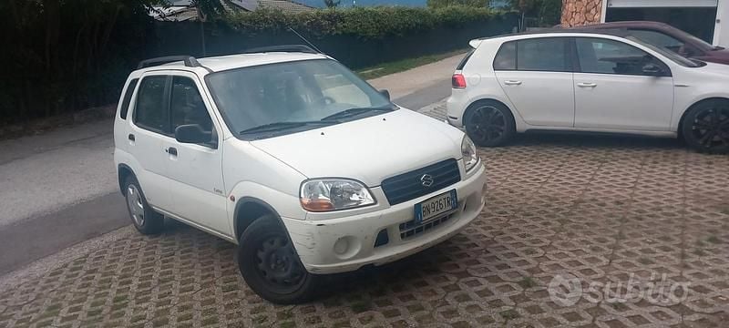 Bianco Usata 2001 Suzuki Ignis Tre volumi | 700 € (Ottimo prezzo) - Immagine 1/4