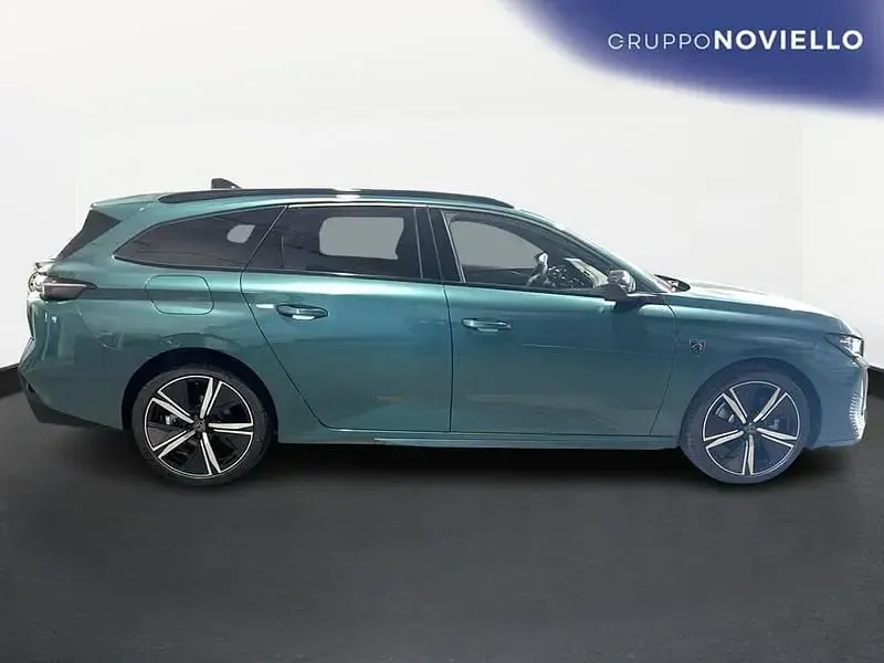 Nuova Peugeot 308 GT 131 CV (96 kW) 2025 Verde Station wagon