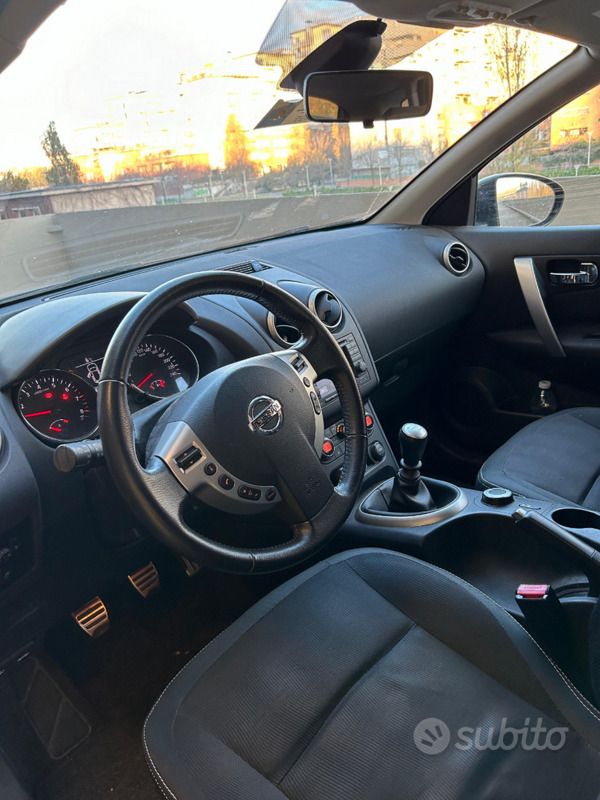 Usata Nissan Qashqai 140 CV (102 kW) 2011 Nero SUV
