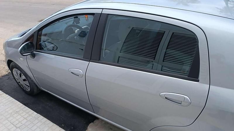 Usata Fiat Grande Punto 75 CV (55 kW) 2006 Grigio Utilitaria