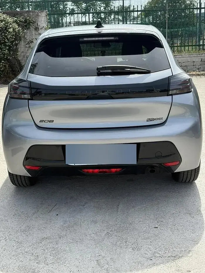 Usata Peugeot 208 101 CV (74 kW) 2024 Grigio Utilitaria