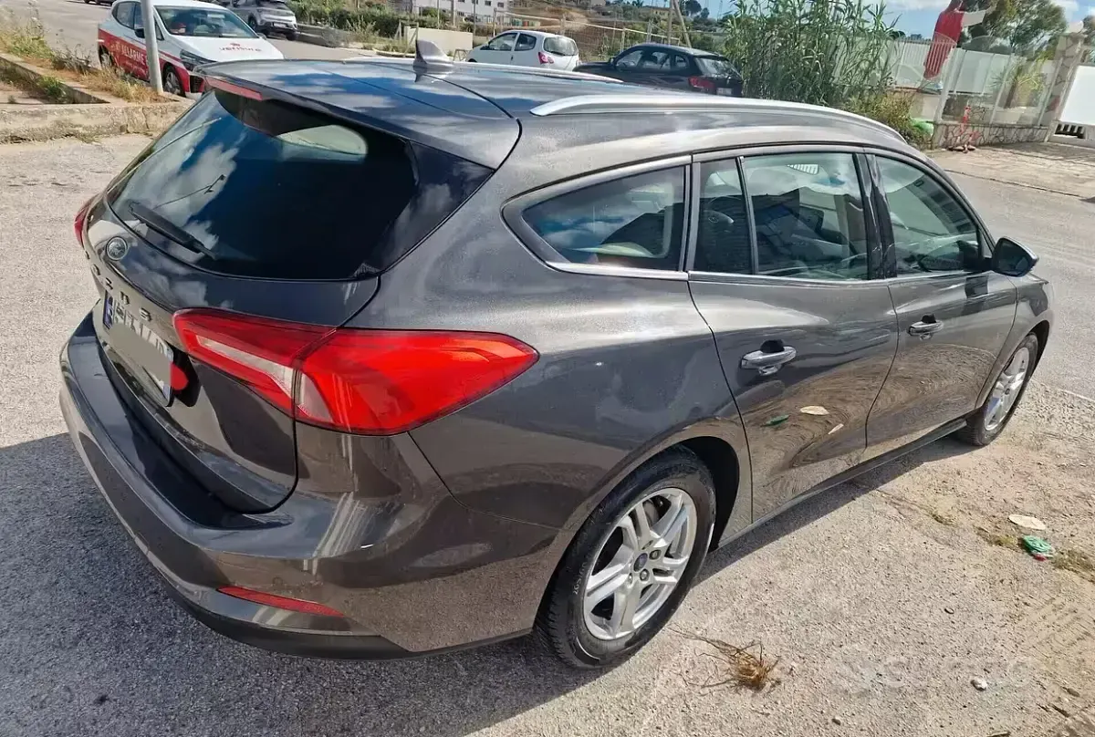Usata Ford Focus 120 CV (88 kW) 2022 Grigio Station wagon