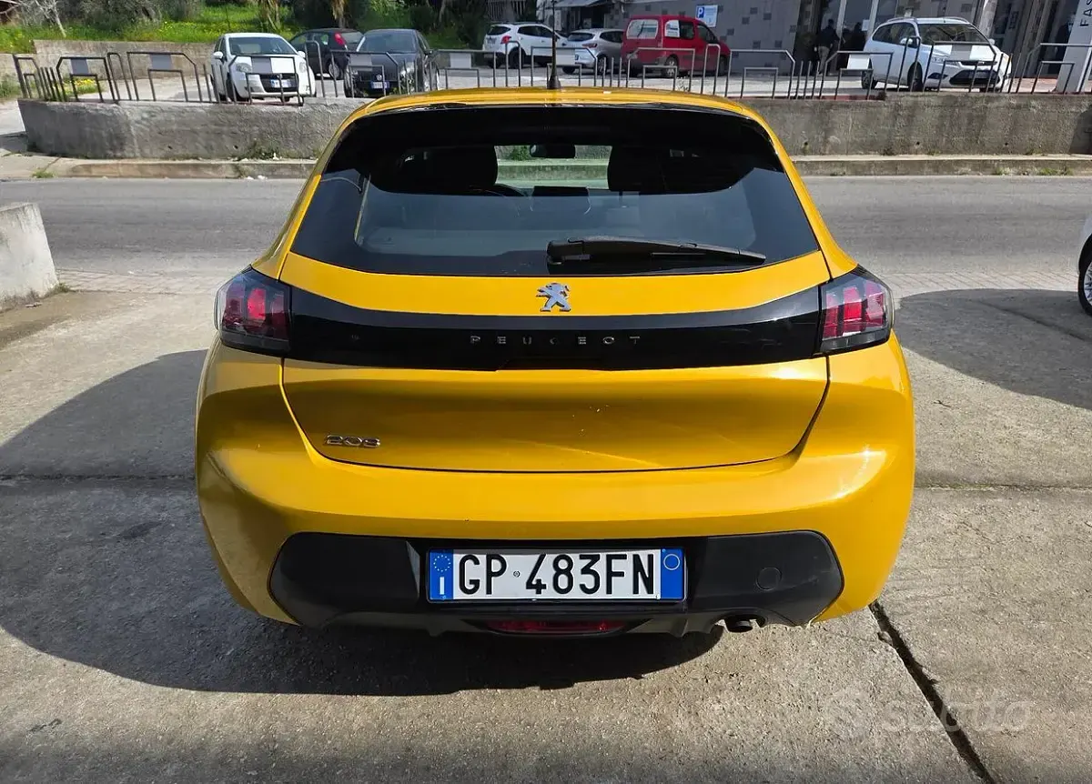 Usata Peugeot 208 Active 75 CV (55 kW) 2023 Giallo Utilitaria