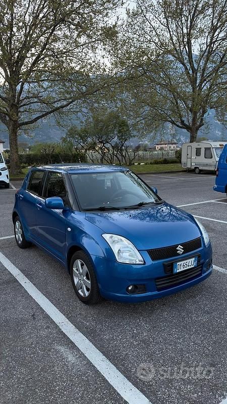 Usata Suzuki Swift 92 CV (67 kW) 2010 Blu Utilitaria