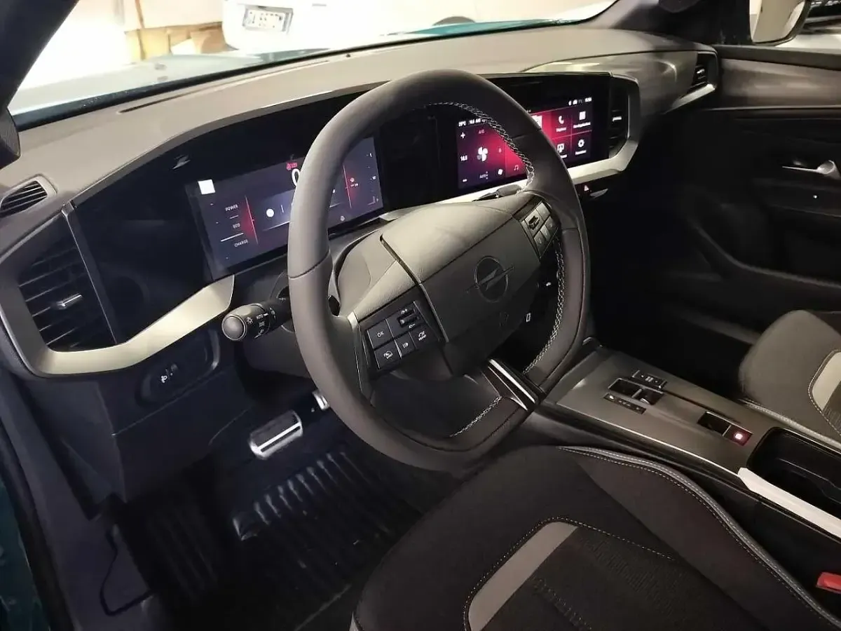 Nuova Opel Mokka 145 CV (106 kW) 2026 Verde SUV