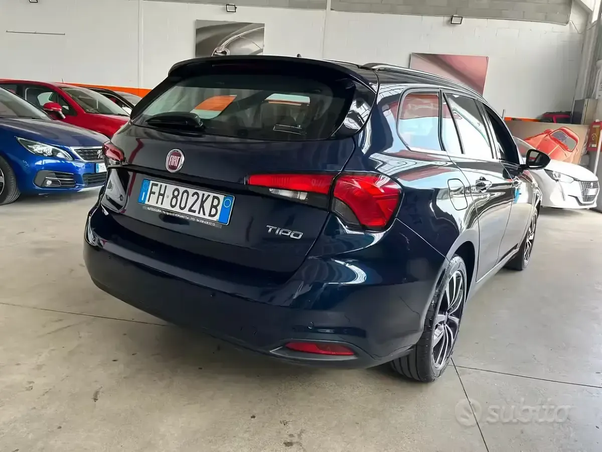 Usata Fiat Tipo Lounge 120 CV (88 kW) 2017 Blu Station wagon
