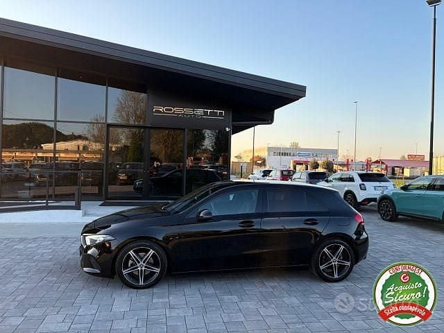 Usata Mercedes A180 116 CV (85 kW) 2021 Nero Berlina