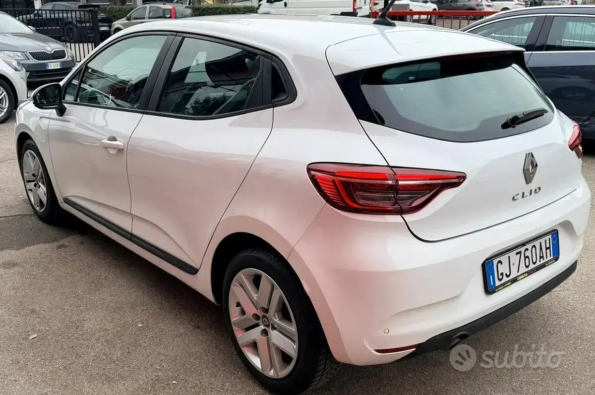 Usata Renault Clio V Techno 91 CV (66 kW) 2022 Bianco Berlina