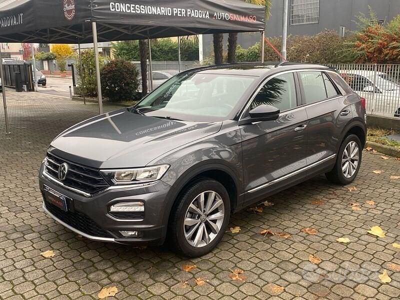 Usata VW T-Roc Style 116 CV (85 kW) 2019 Grigio SUV