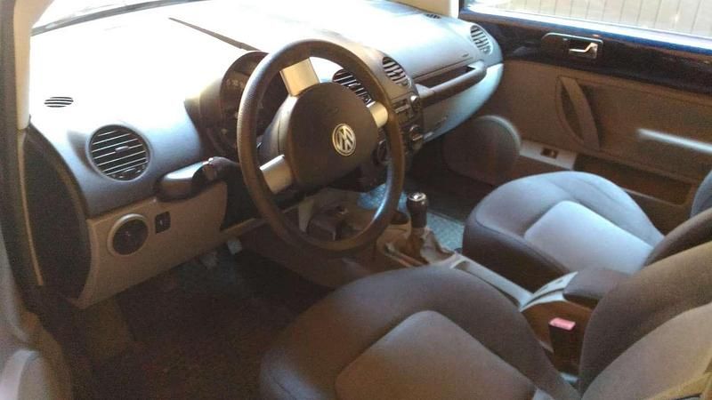 Usata VW New Beetle Cabriolet 75 CV (55 kW) 2003 Blu/azzurro Cabrio