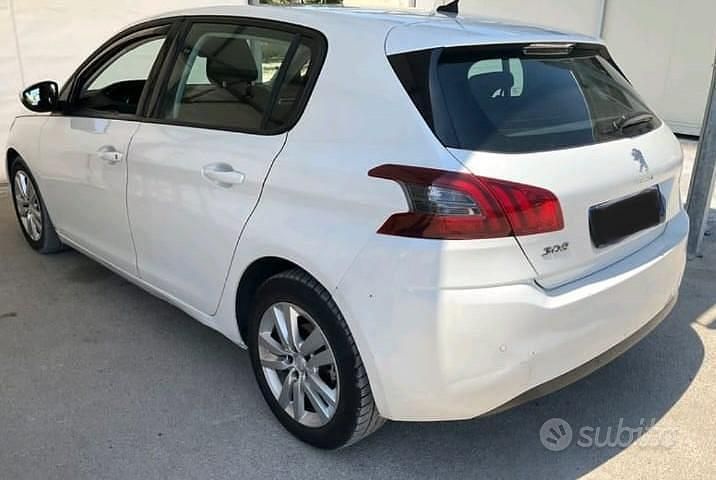 Usata Peugeot 308 Business-Line 100 CV (73 kW) 2018 Bianco Berlina