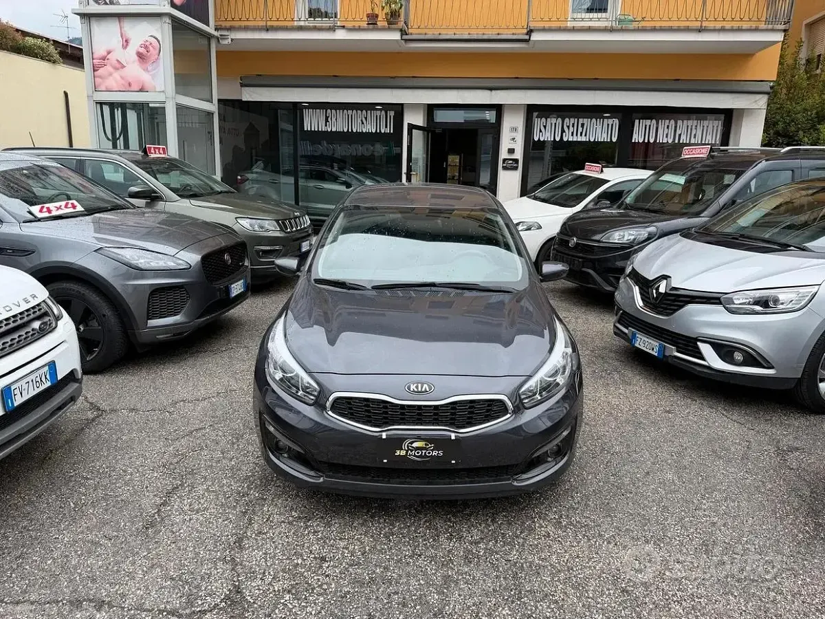 Usata Kia Ceed 110 CV (80 kW) 2017 Grigio Utilitaria