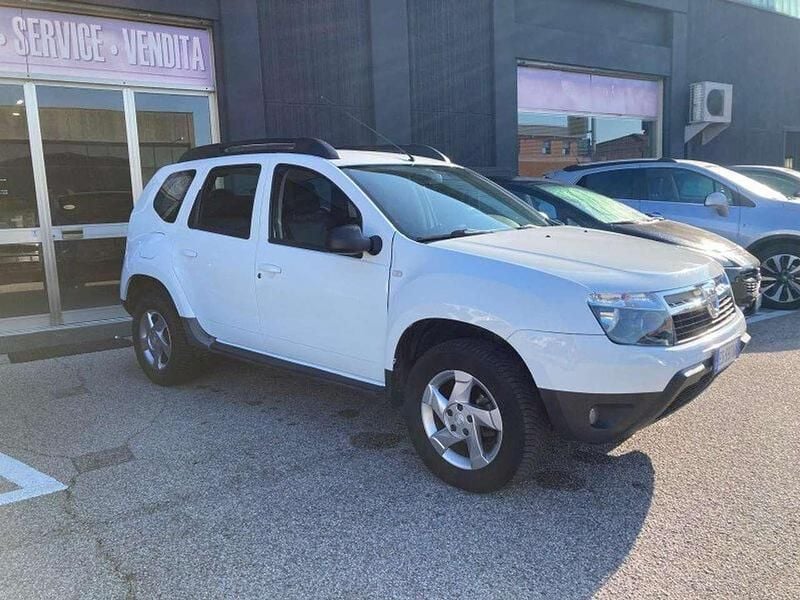 Bianco Usata 2013 Dacia Duster Lauréate SUV | 5900 € (Cara) - Immagine 1/4