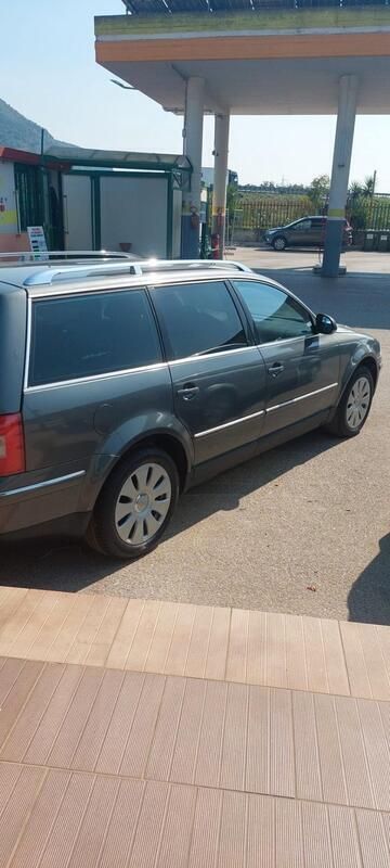 Usata VW Passat 135 CV (99 kW) 2005 Grigio Station wagon