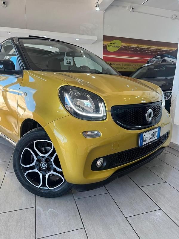 Usata Smart ForFour Prime 71 CV (52 kW) 2016 Oro Utilitaria