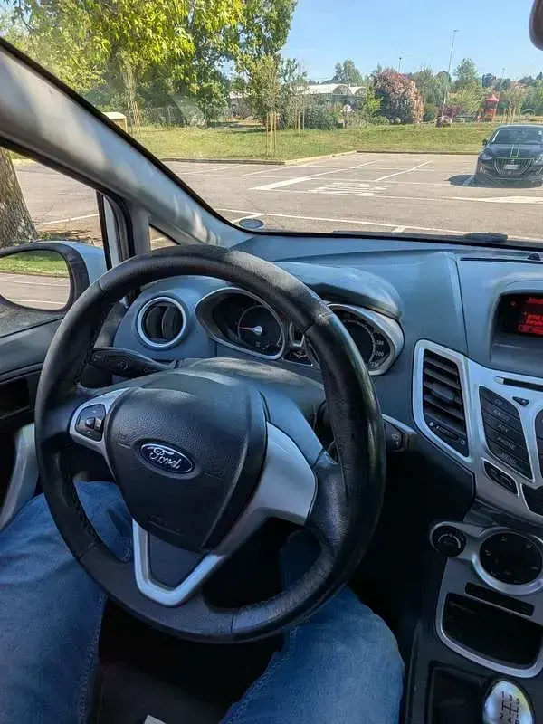 Usata Ford Fiesta Titanium 82 CV (60 kW) 2009 Berlina