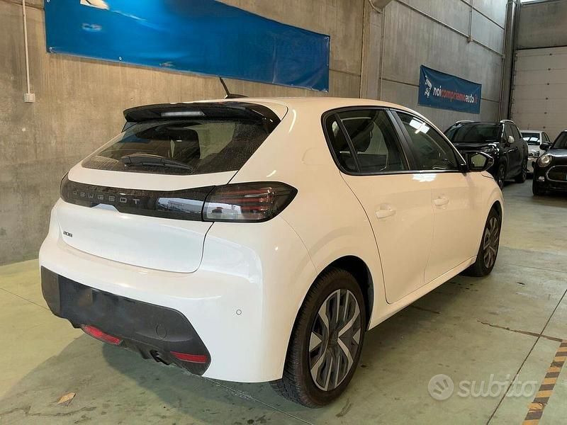 Usata Peugeot 208 Style 75 CV (55 kW) 2024 Bianco Utilitaria