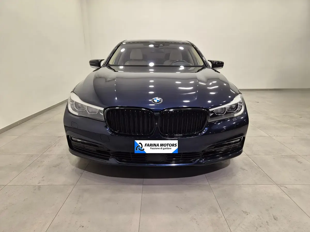 Begagnad BMW 730 Luxury Line 265 HK (194 kW) 2016 Blå Sedan