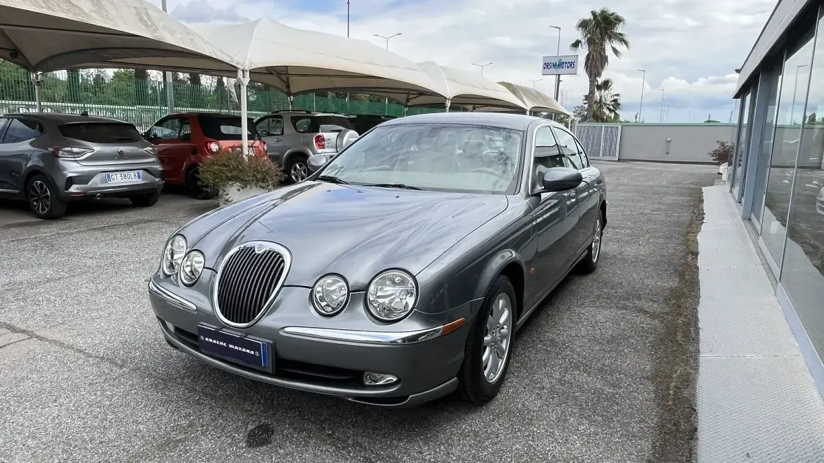 Usata Jaguar S-Type S 238 CV (175 kW) 2003 Grigio Berlina