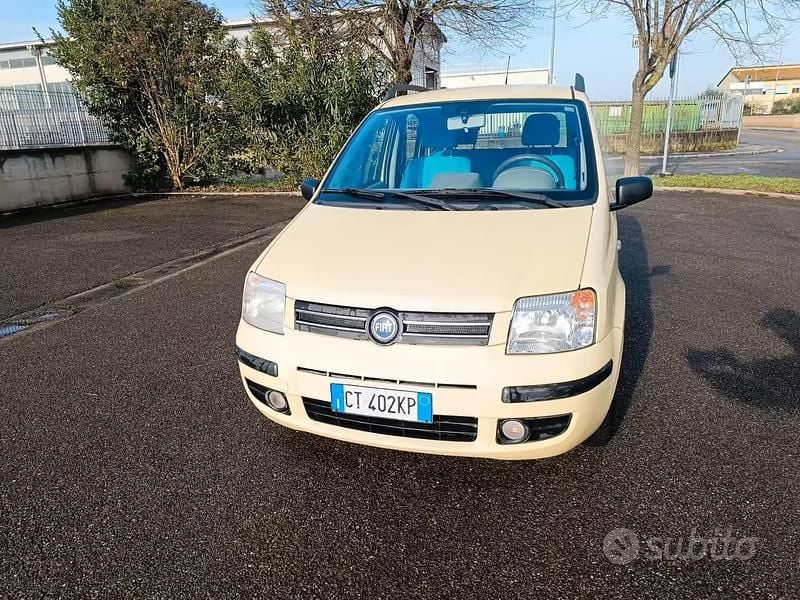 Usata Fiat Panda 54 CV (39 kW) 2005 Giallo Utilitaria