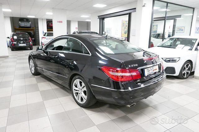 Usata Mercedes E250 Executive 204 CV (150 kW) 2010 Nero metallizzato Coupé
