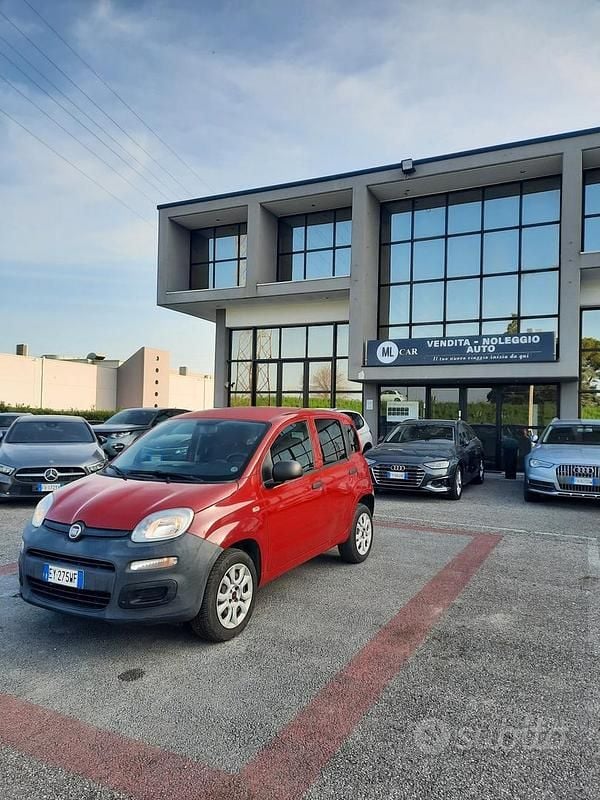 Usata Fiat Panda Easy 85 CV (62 kW) 2015 Rosso Utilitaria