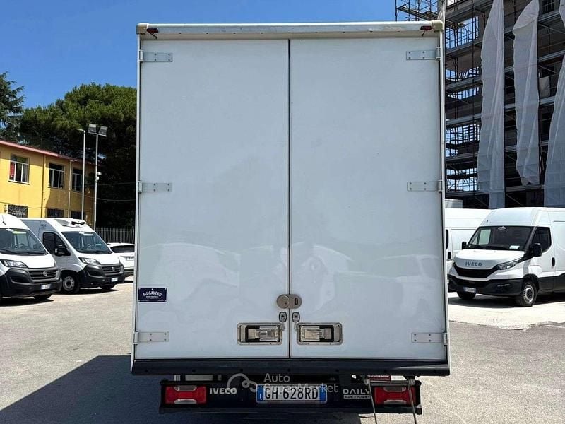 Usata Iveco Daily 136 CV (100 kW) 2022 Bianco