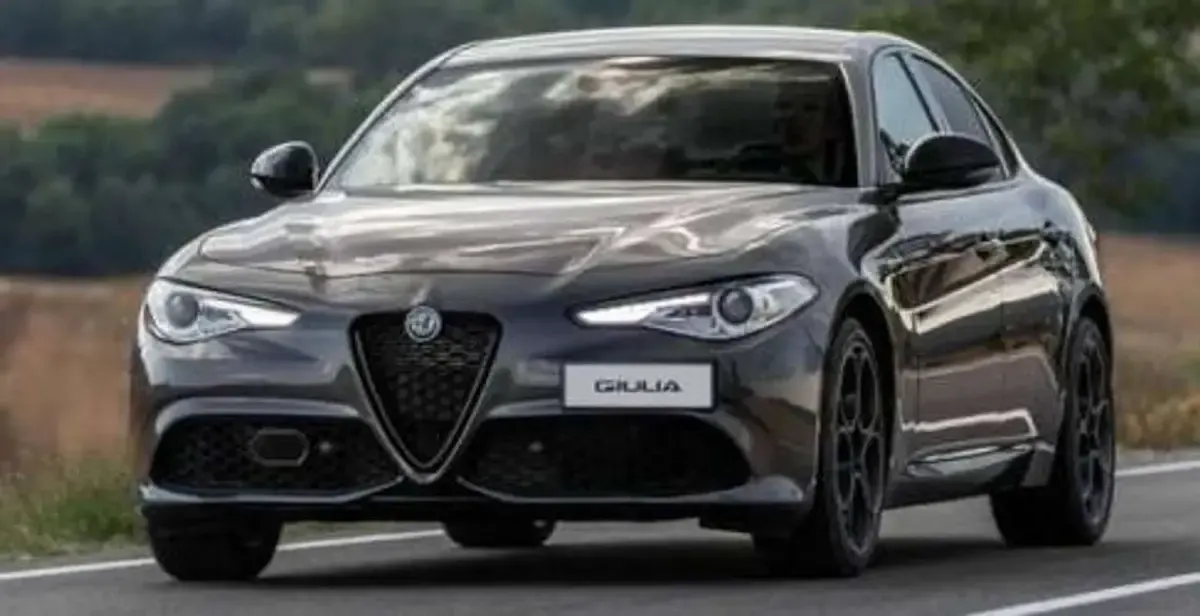 Usata Alfa Romeo Giulia Business 179 CV (131 kW) 2017 Grigio Berlina