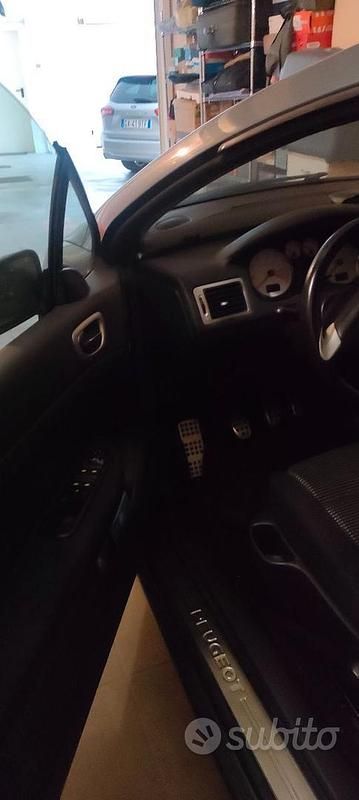 Usata Peugeot 307 CC 109 CV (80 kW) 2006 Grigio Cabrio