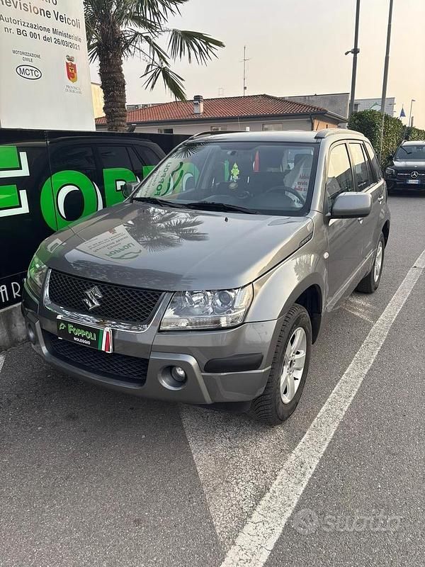 Usata Suzuki Grand Vitara 129 CV (94 kW) 2008 Grigio SUV