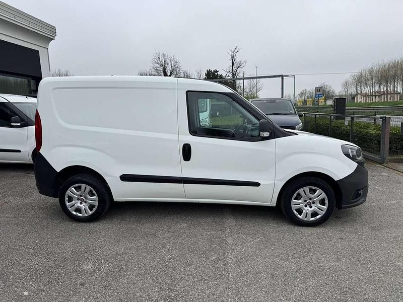 Usata Fiat Doblò 105 CV (77 kW) 2019 Pastello Monovolume