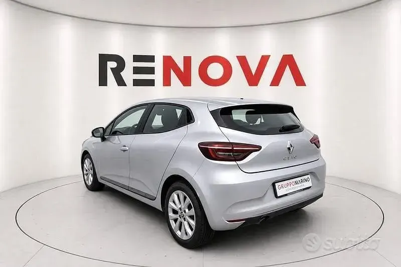 Usata Renault Clio V Intens 101 CV (74 kW) 2021 Grigio Berlina