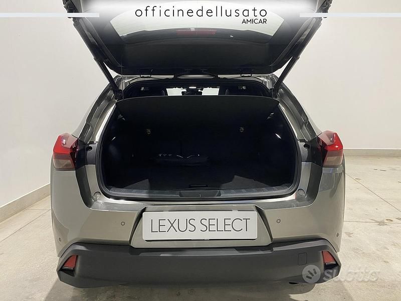 Usata Lexus UX 184 CV (135 kW) 2022 SUV