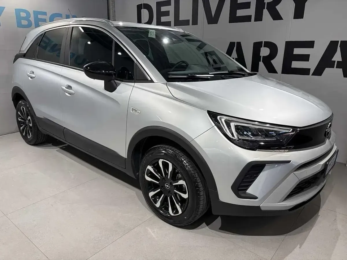 Usata Opel Crossland Elegance 110 CV (80 kW) 2023 Argento SUV