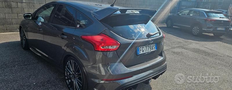 Usata Ford Focus RS 350 CV (257 kW) 2017 Grigio Berlina