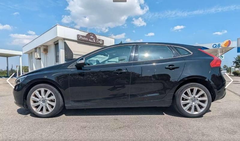 Usata Volvo V40 Business Edition 120 CV (88 kW) 2016 Nero Berlina