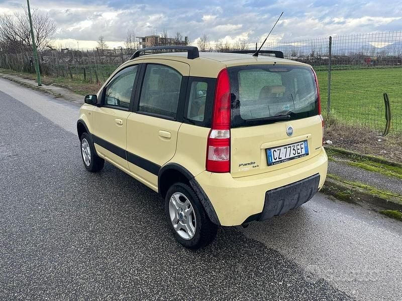 Usata Fiat Panda 4x4 70 CV (51 kW) 2006 Giallo Utilitaria