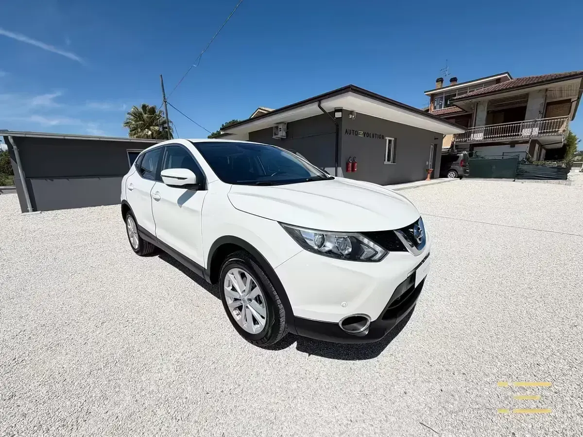 Usata Nissan Qashqai 110 CV (80 kW) 2015 Bianco SUV