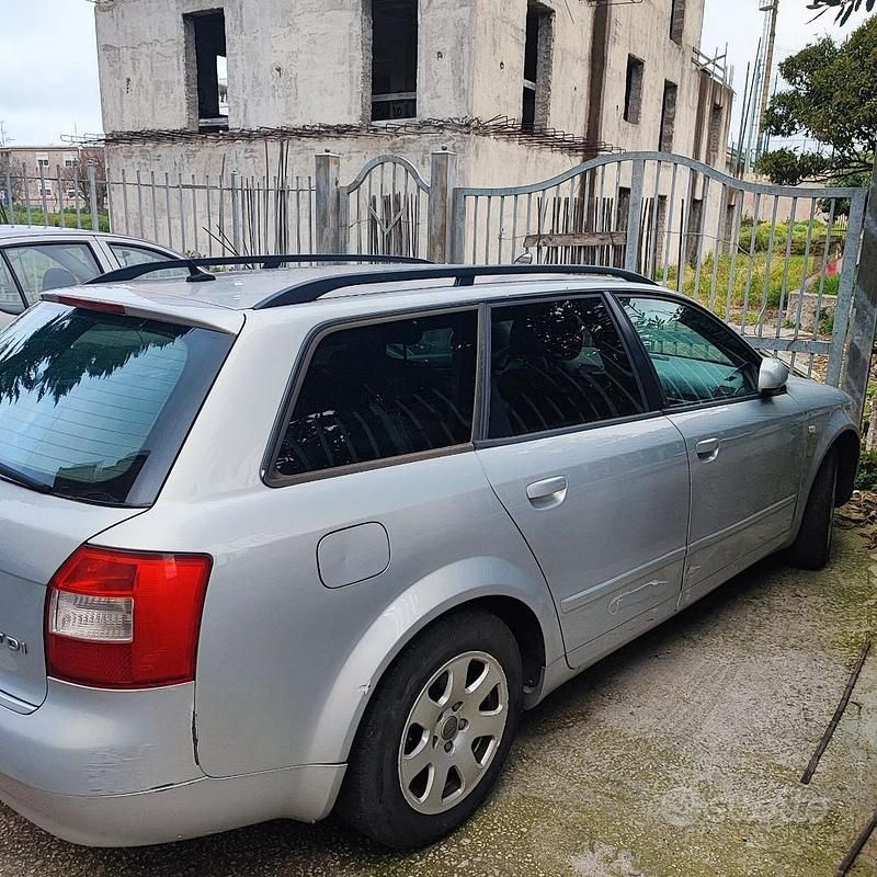 Grigio Usata 2004 Audi A4 Station wagon | 1500 € (Buon prezzo) - Immagine 1/3