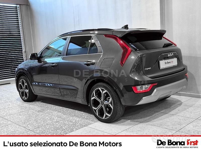 Käytetty Kia Niro Style 184 HP (135 kW) 2022 Harmaa Katumaasturi