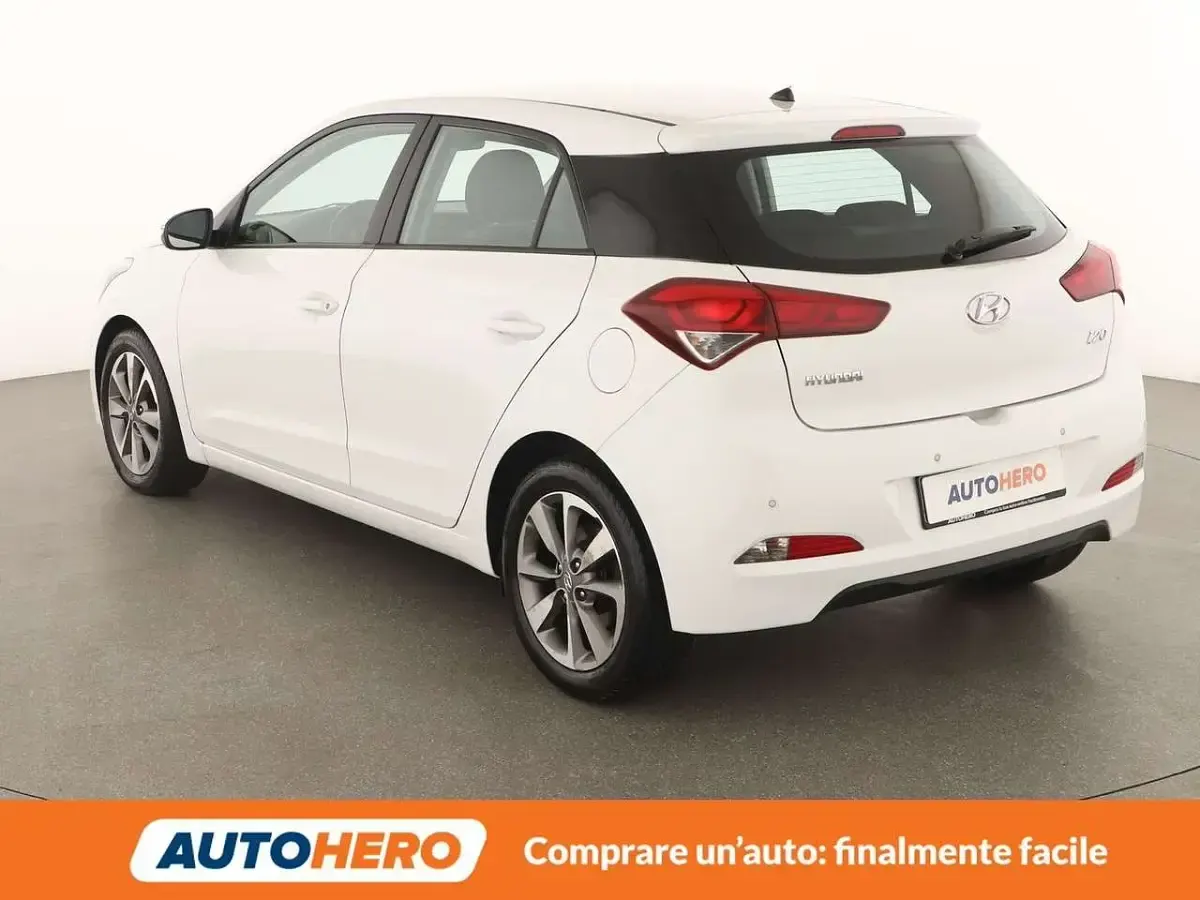 Usata Hyundai i20 Style 75 CV (55 kW) 2015 Bianco Berlina