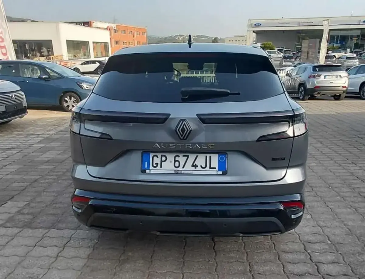 Usata Renault Austral Evolution 131 CV (96 kW) 2023 Grigio SUV