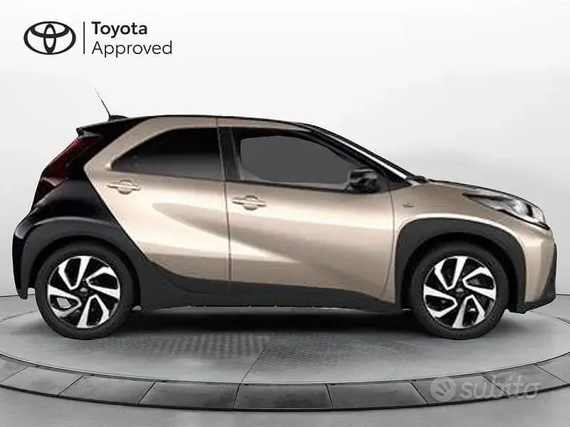 Usata Toyota Aygo X Lounge 72 CV (52 kW) 2023 Giallo SUV