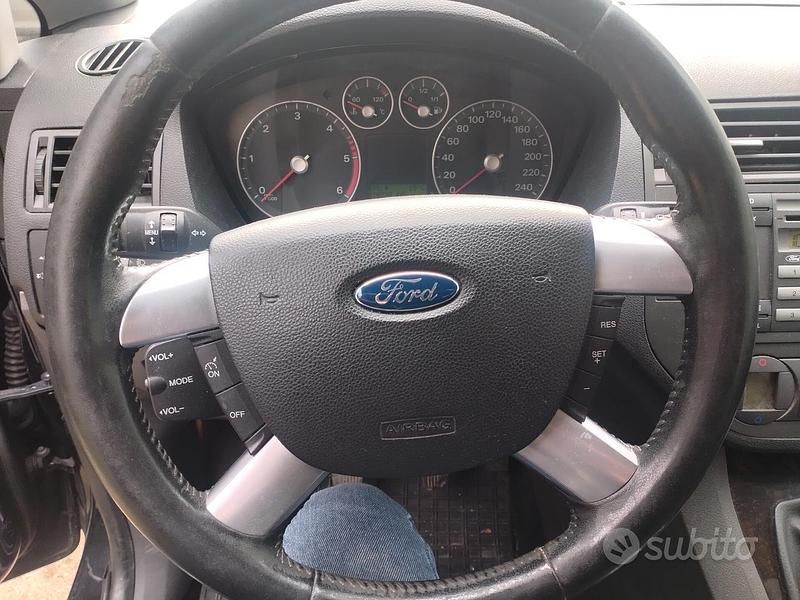 Usata Ford C-MAX Ghia 116 CV (85 kW) 2005 Nero Monovolume