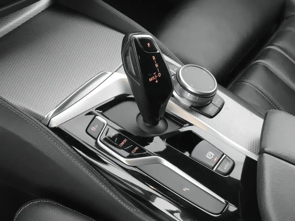 Gebraucht BMW 520 M Sport 190 PS (139 kW) 2020 Schwarz Kombi