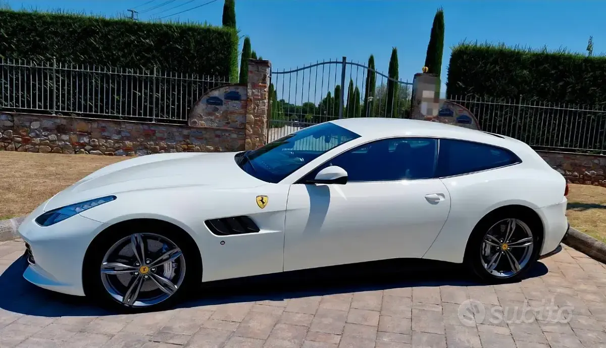 Usata Ferrari GTC4Lusso 689 CV (506 kW) 2016 Station wagon