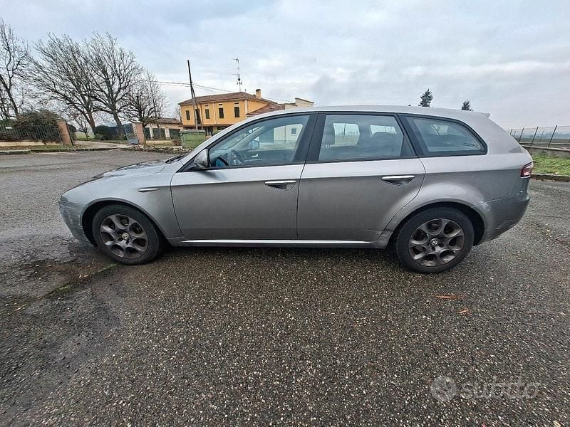 Usata Alfa Romeo 159 160 CV (117 kW) 2007 Grigio Station wagon